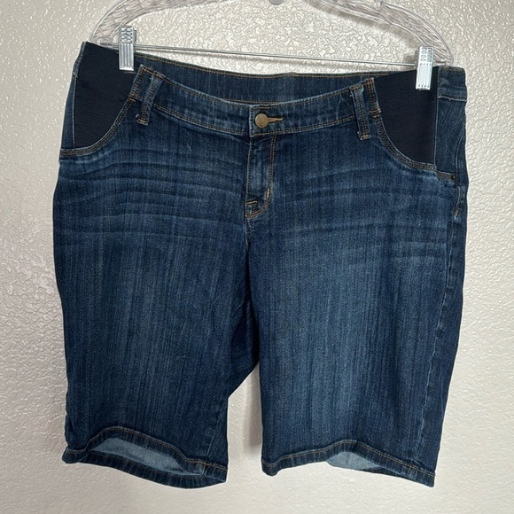 Liz Lange Pants - Liz Lange Maternity Bermuda shorts Size L